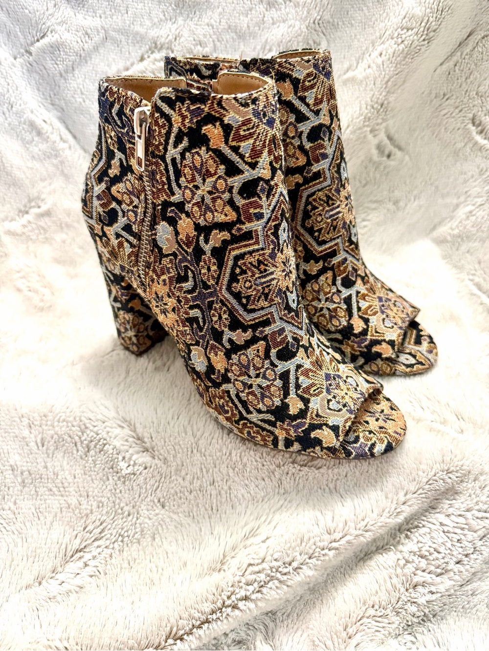 Candie's Tapestry Floral Open Toe Booties Block Heel Boho 8.5